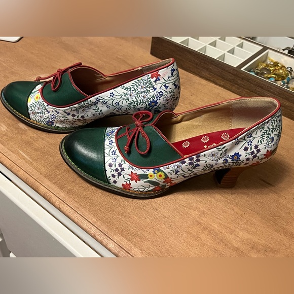 Crazy Catz vintage style mary jane shoes size 10, multi color, brand new - Picture 3 of 5